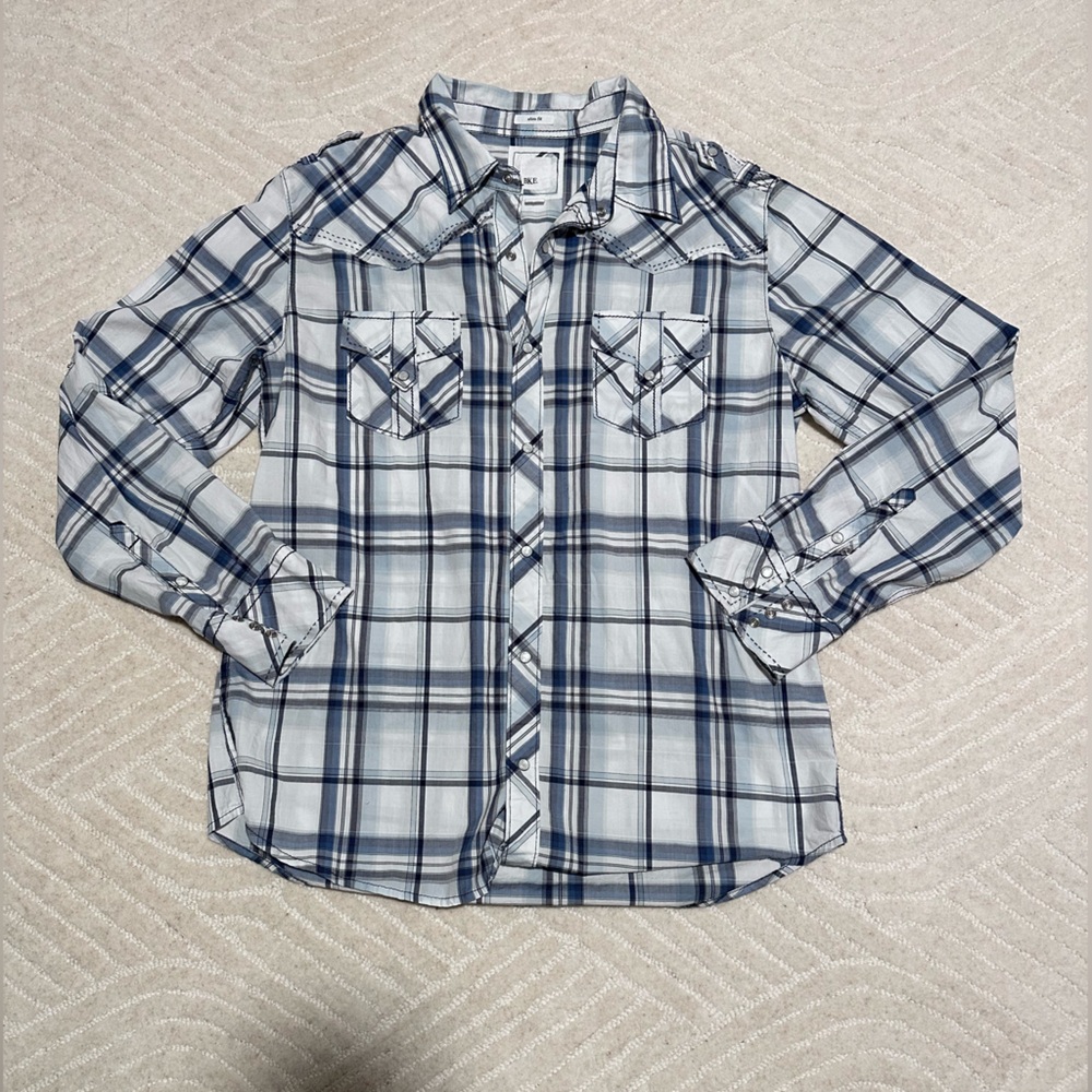Buckle button down xxl